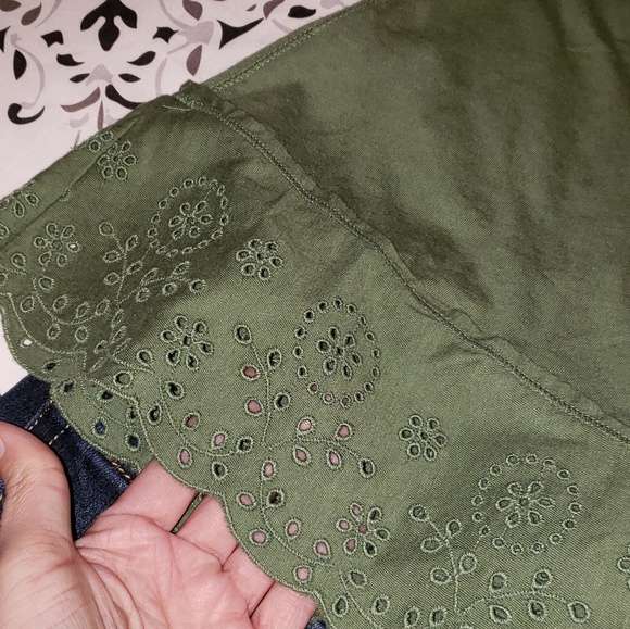 American Eagle Outfitters NWT- Green top - Picture 6 of 6